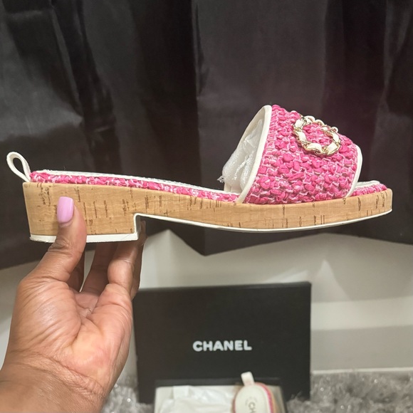 CHANEL Pink Woven Logo Slide Sandals - Picture 2 of 10